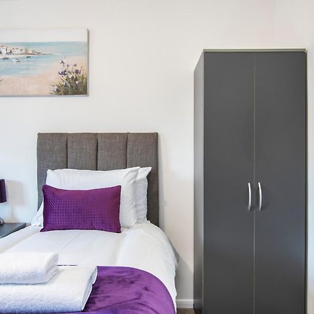 Onsitestays - Cosy 2-Bedroom Apartment With Private Entrance & Long Stay Prices Gravesend Esterno foto