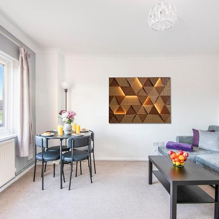 Onsitestays - Cosy 2-Bedroom Apartment With Private Entrance & Long Stay Prices Gravesend Esterno foto