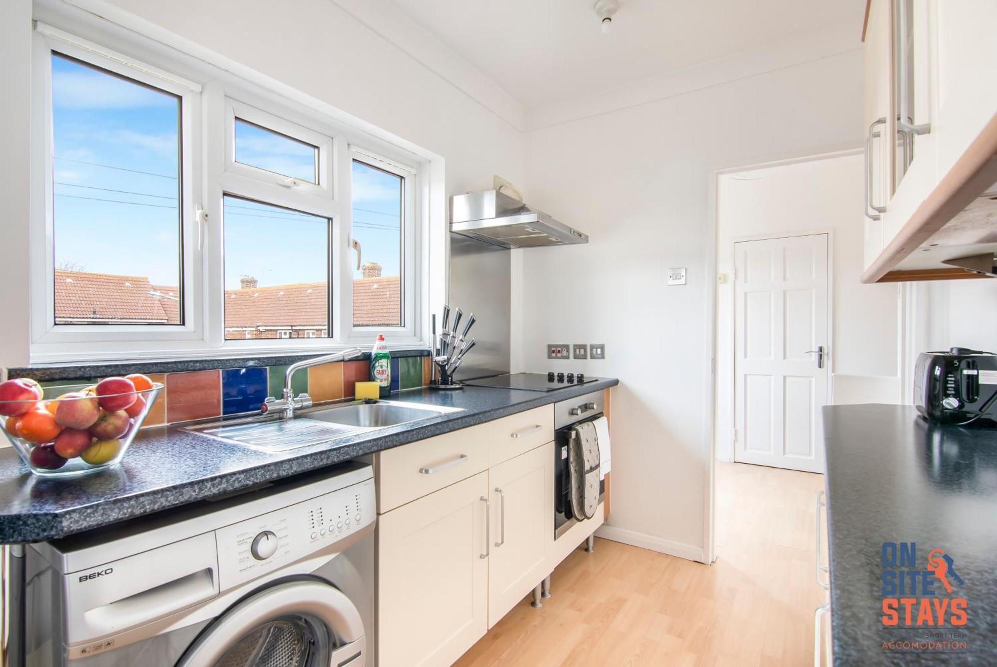 Onsitestays - Cosy 2-Bedroom Apartment With Private Entrance & Long Stay Prices Gravesend Esterno foto